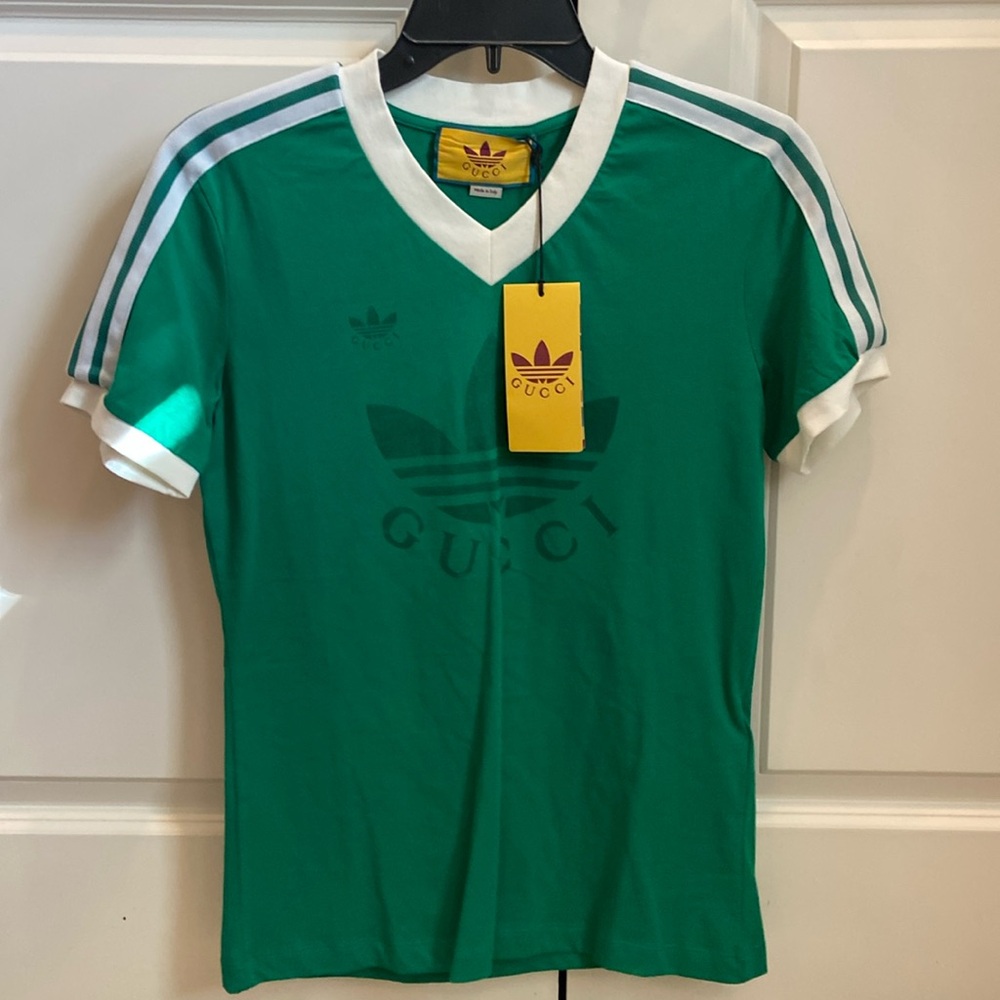 Gucci tee v-next Kelly green with Gucci ADIDAS logo